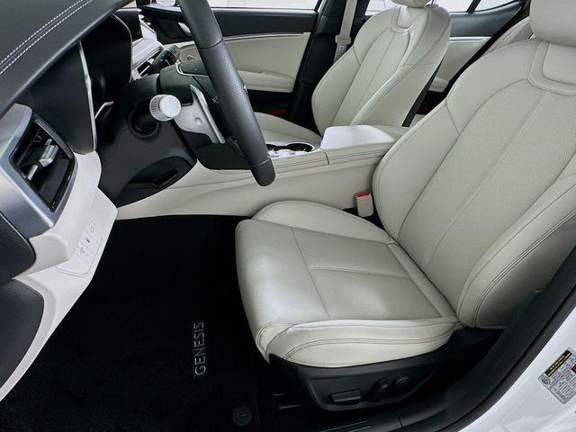 new 2025 Genesis G70 car, priced at $39,575