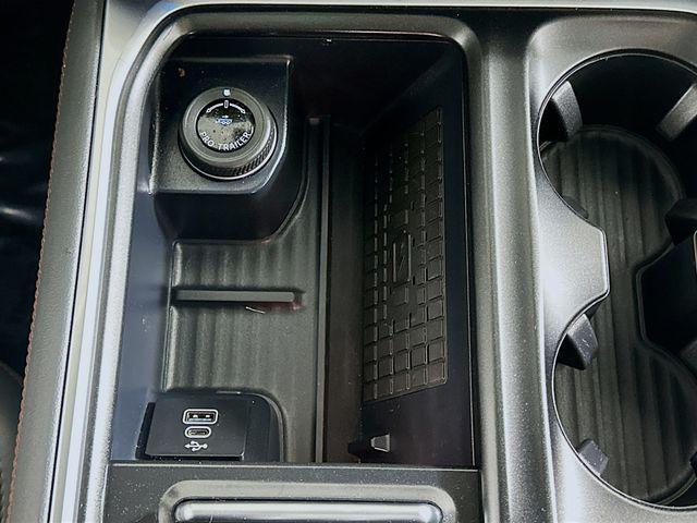 used 2025 Ford Expedition car, priced at $61,895