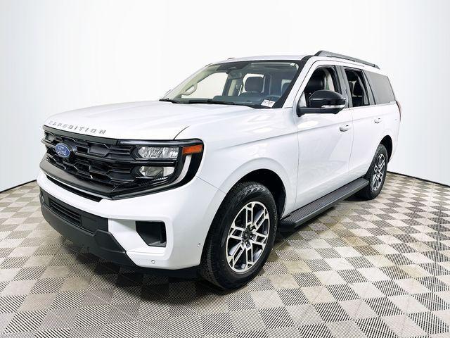 used 2025 Ford Expedition car, priced at $61,895