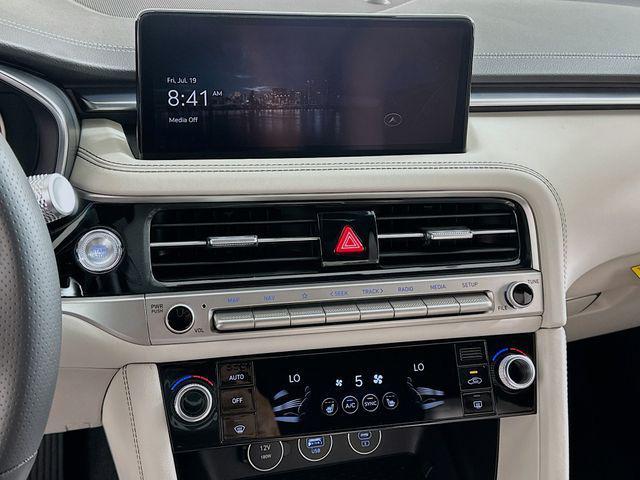 new 2025 Genesis G70 car, priced at $39,730