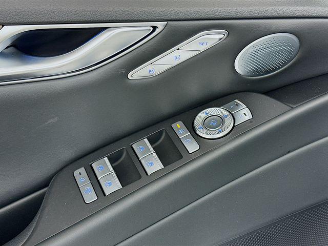 new 2025 Genesis G80 car, priced at $59,454