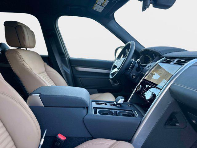 new 2026 Land Rover Discovery car, priced at $81,586
