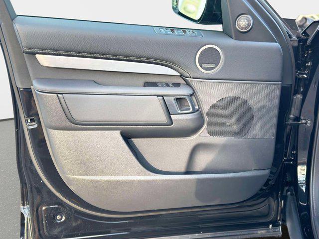 new 2026 Land Rover Discovery car, priced at $81,586