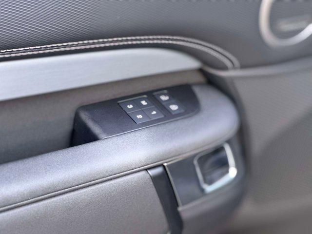 new 2026 Land Rover Discovery car, priced at $81,586