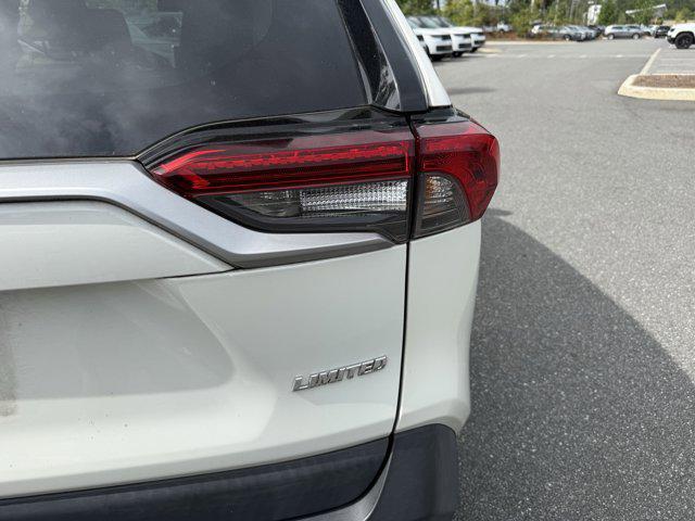 2021 Blizzard Pearl Toyota RAV4