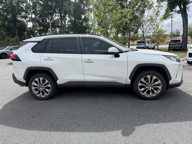 2021 Blizzard Pearl Toyota RAV4