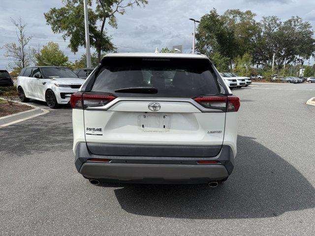 2021 Blizzard Pearl Toyota RAV4