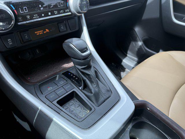 2021 Blizzard Pearl Toyota RAV4