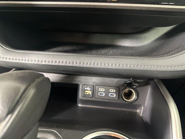 used 2023 Toyota Highlander car, priced at $27,999