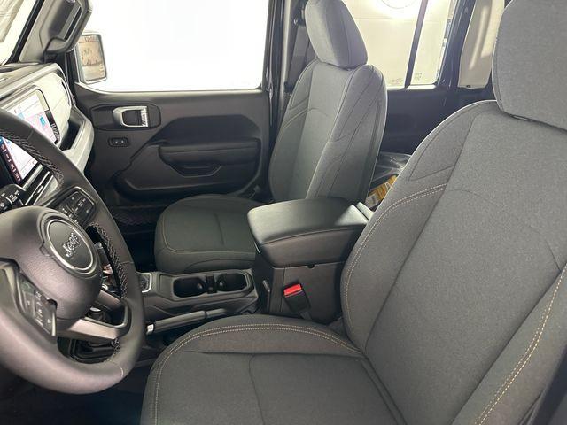 new 2025 Jeep Gladiator car, priced at $45,700