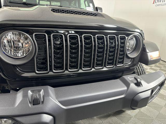 new 2025 Jeep Gladiator car, priced at $45,700