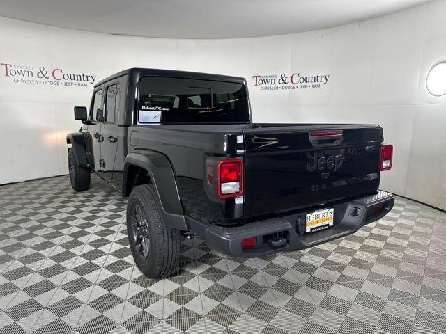 new 2025 Jeep Gladiator car, priced at $45,700