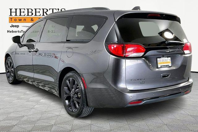 used 2020 Chrysler Pacifica car, priced at $18,862