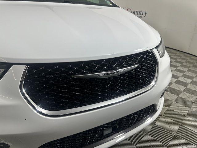 used 2022 Chrysler Pacifica car, priced at $18,987