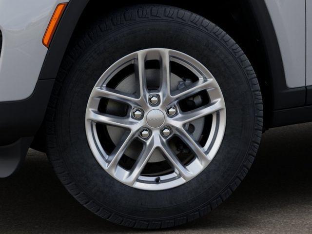 new 2026 Jeep Grand Cherokee car, priced at $39,990