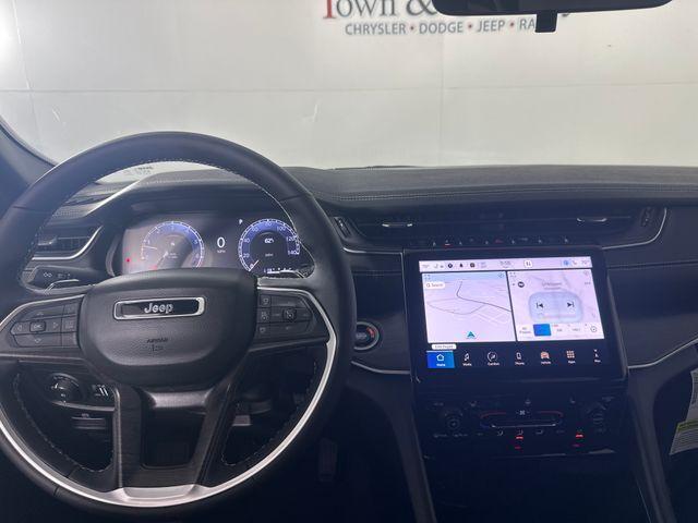 new 2025 Jeep Grand Cherokee car, priced at $39,495