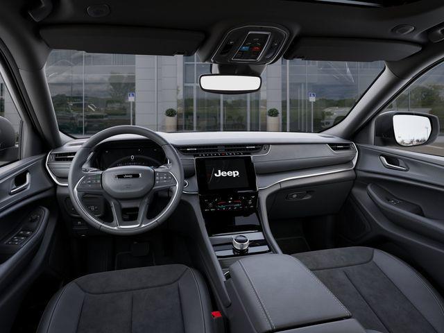 new 2025 Jeep Grand Cherokee car, priced at $40,480