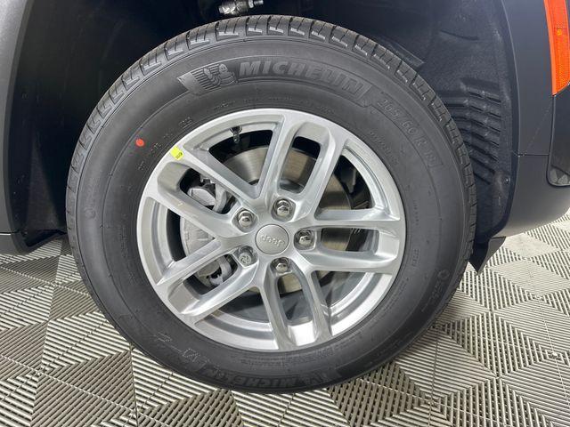 new 2025 Jeep Grand Cherokee car, priced at $38,420