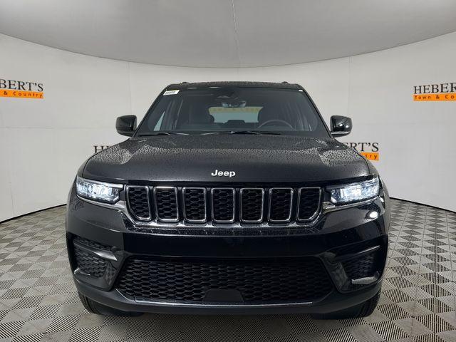 new 2025 Jeep Grand Cherokee car, priced at $38,420