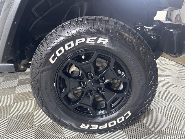 used 2021 Jeep Gladiator car, priced at $25,315