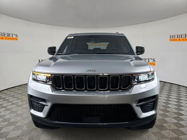 new 2025 Jeep Grand Cherokee car, priced at $38,420