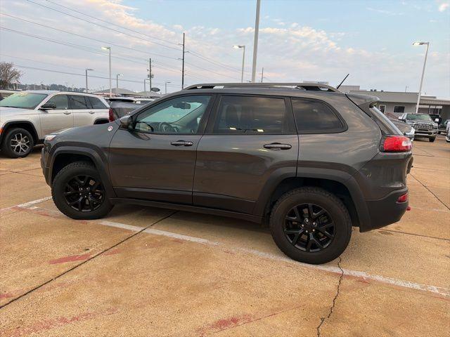 used 2015 Jeep Cherokee car, priced at $12,895
