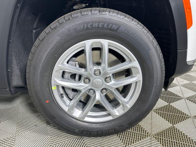 new 2025 Jeep Grand Cherokee L car, priced at $39,325