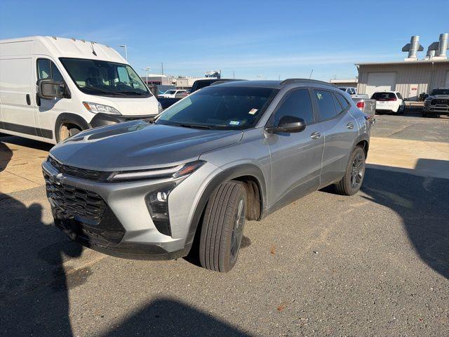used 2025 Chevrolet Trax car, priced at $23,609