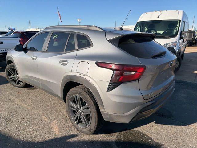 used 2025 Chevrolet Trax car, priced at $23,609