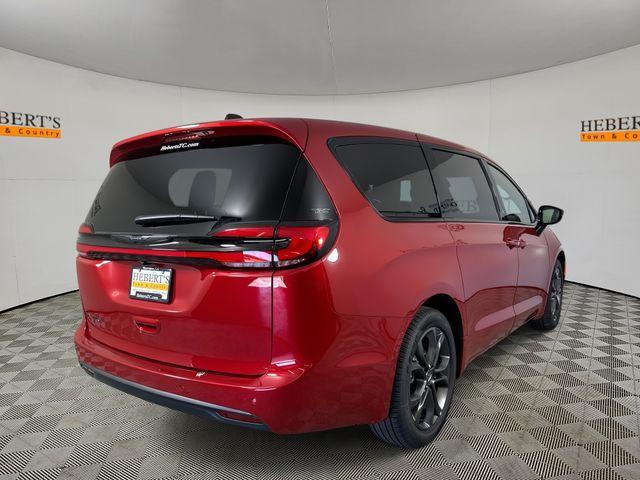 new 2026 Chrysler Pacifica car, priced at $47,060