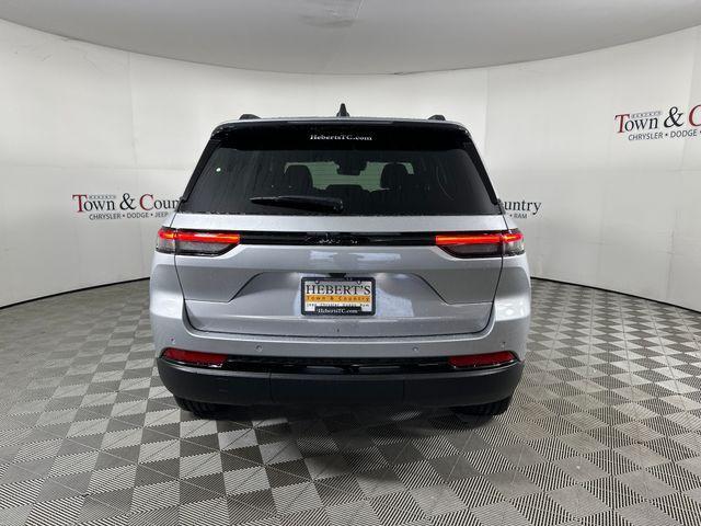 new 2025 Jeep Grand Cherokee car, priced at $44,625