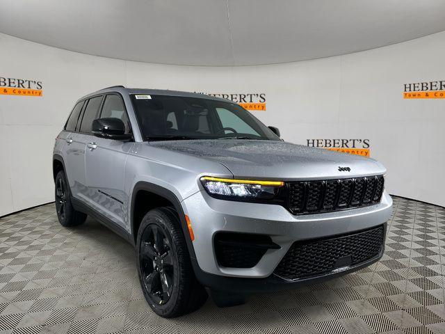 new 2025 Jeep Grand Cherokee car, priced at $44,625