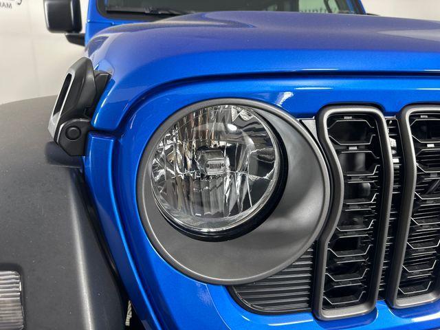 new 2025 Jeep Gladiator car, priced at $41,055