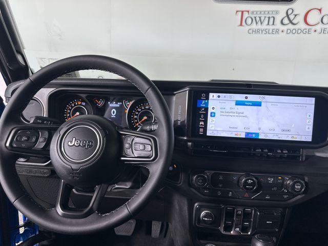 new 2025 Jeep Gladiator car, priced at $41,055