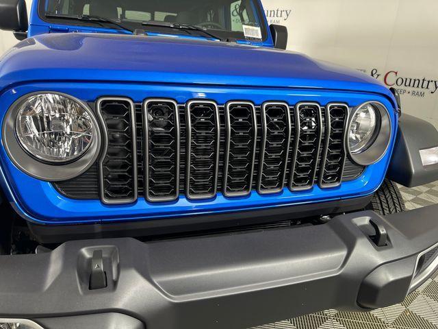 new 2025 Jeep Gladiator car, priced at $41,055