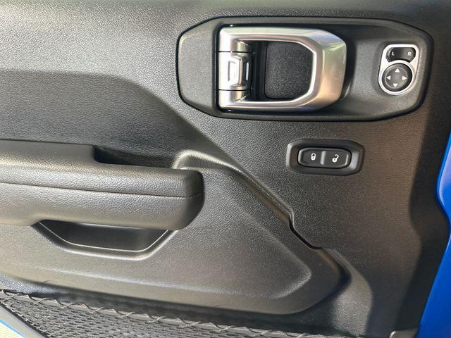 new 2025 Jeep Gladiator car, priced at $41,055