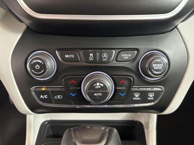 used 2022 Jeep Cherokee car, priced at $23,987