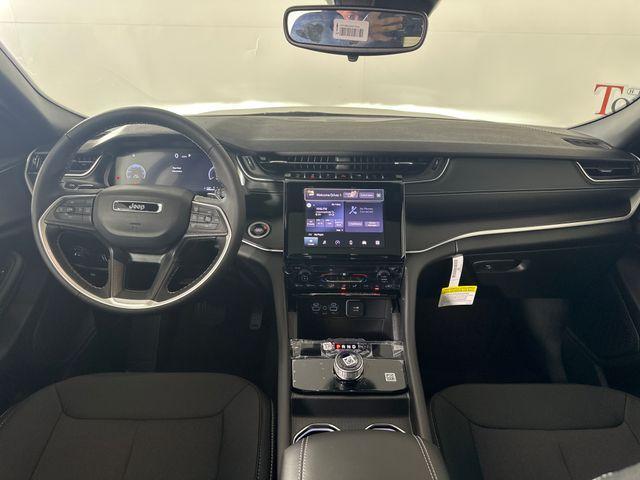 new 2025 Jeep Grand Cherokee car, priced at $36,880