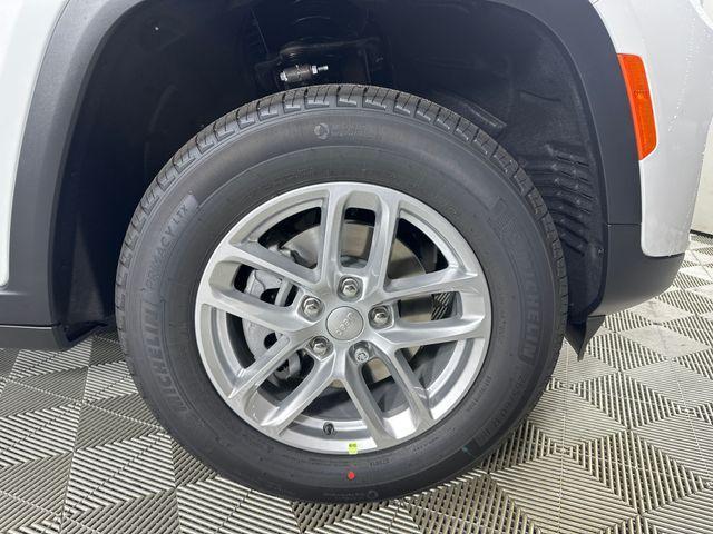 new 2025 Jeep Grand Cherokee car, priced at $36,880