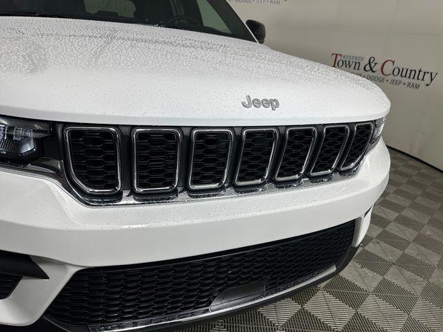 new 2025 Jeep Grand Cherokee car, priced at $36,880