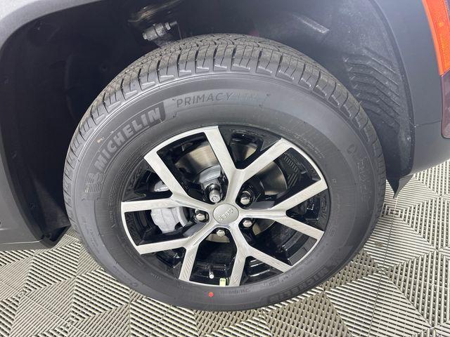 new 2025 Jeep Grand Cherokee car, priced at $39,495