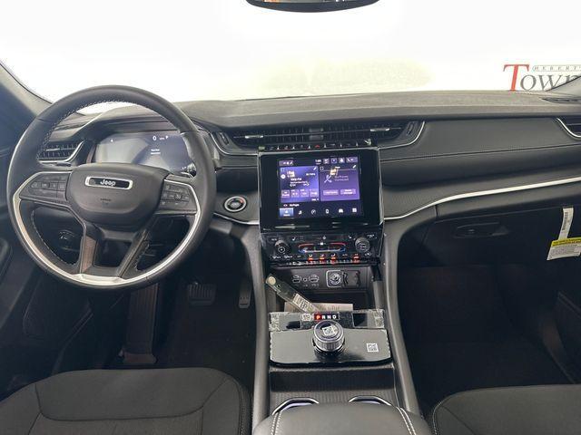 new 2025 Jeep Grand Cherokee L car, priced at $39,920