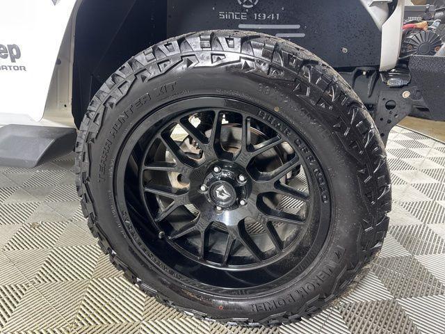 used 2021 Jeep Gladiator car, priced at $29,247