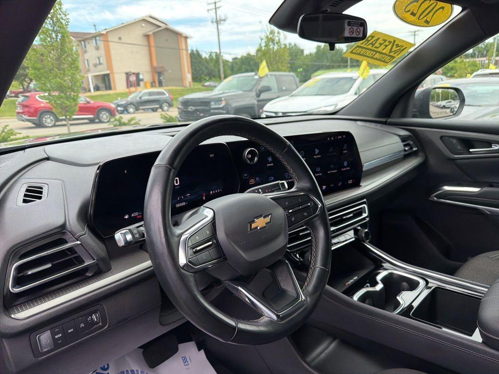 used 2025 Chevrolet Traverse car, priced at $38,412
