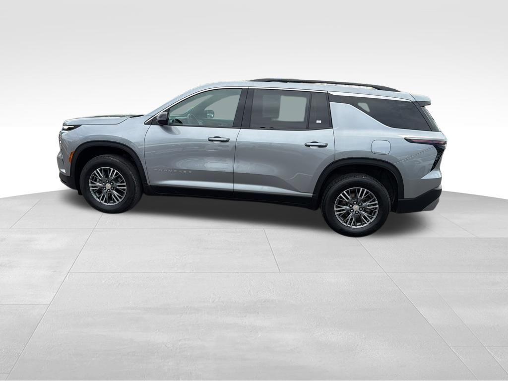 used 2025 Chevrolet Traverse car, priced at $38,412