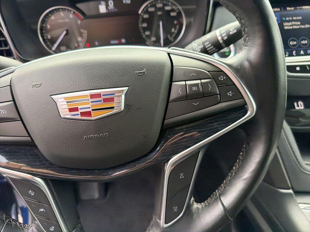 used 2024 Cadillac XT5 car, priced at $30,412