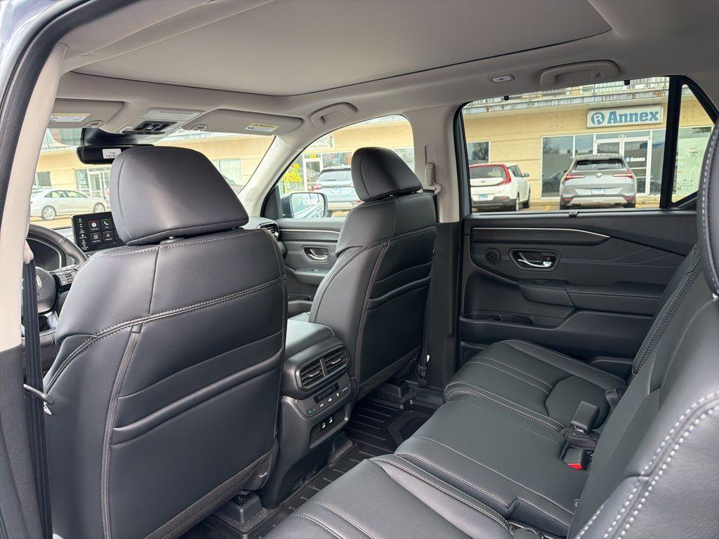 new 2026 Honda Pilot car, priced at $54,657