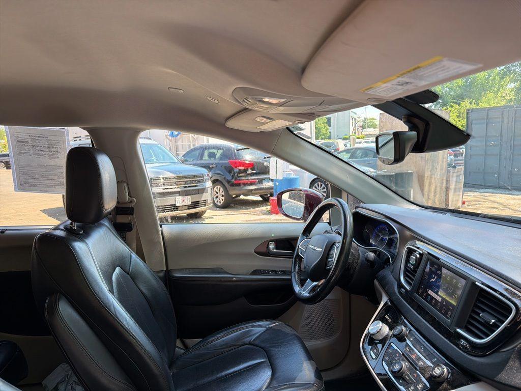 used 2019 Chrysler Pacifica car, priced at $11,192