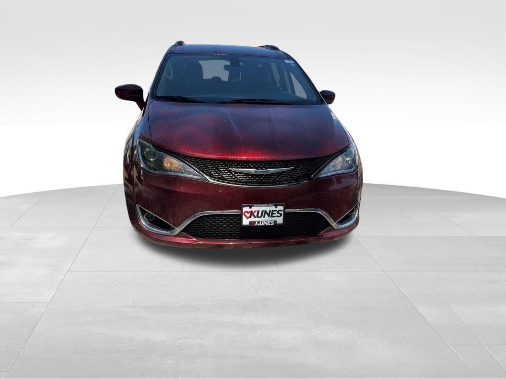 used 2019 Chrysler Pacifica car, priced at $11,192