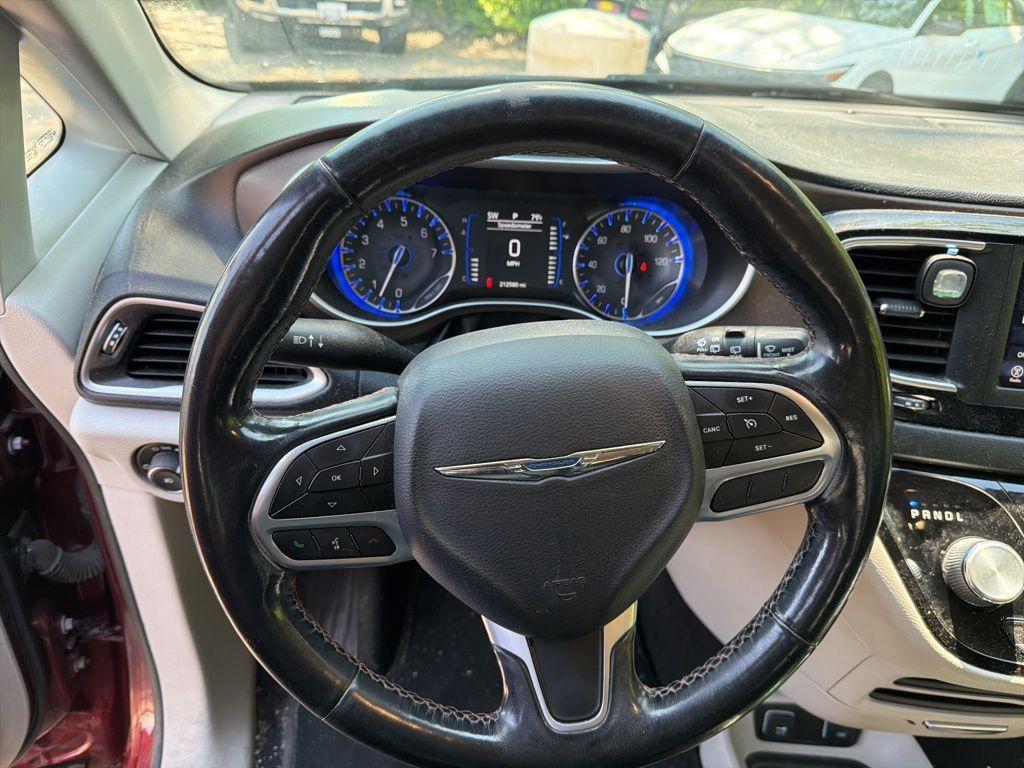 used 2019 Chrysler Pacifica car, priced at $11,192